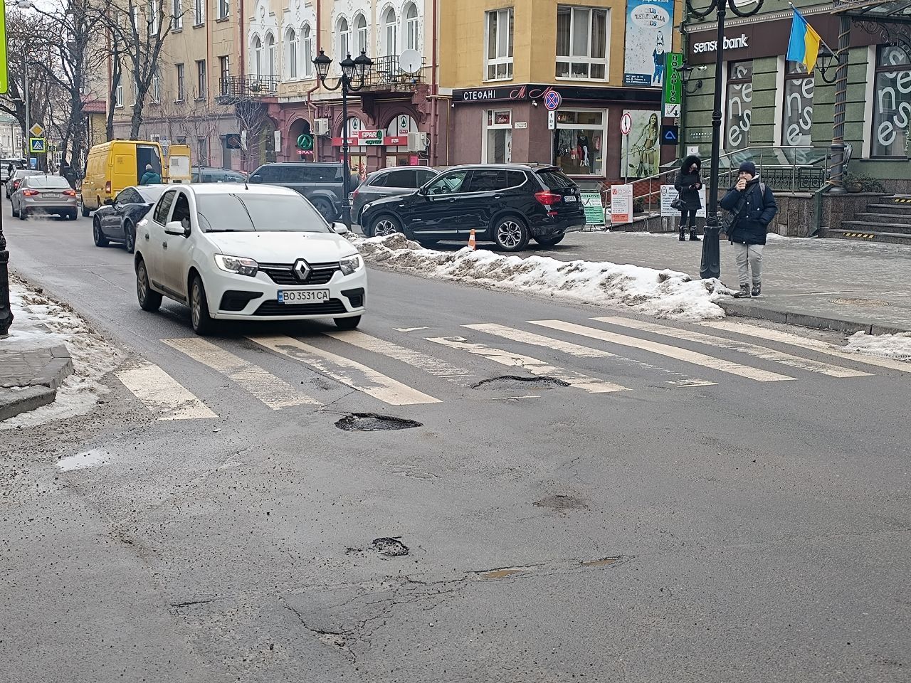 Новини Тернополя - фото з У Тернополі місцями латають ями. Чи ефективні такі роботи – пояснюють експерти