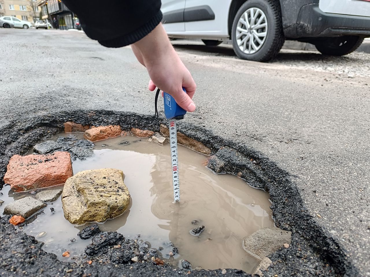 Новини Тернополя - фото з У Тернополі місцями латають ями. Чи ефективні такі роботи – пояснюють експерти