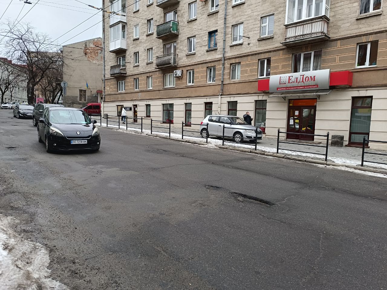 Новини Тернополя - фото з У Тернополі місцями латають ями. Чи ефективні такі роботи – пояснюють експерти