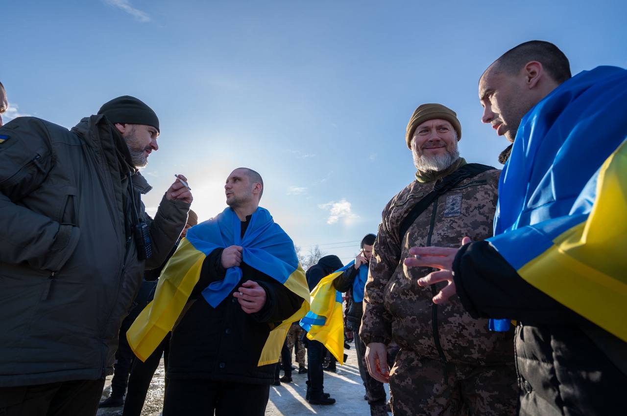 Новини Козятина - фото з «207 родин вже щасливі»: сьогодні відбувся обмін полонених. Серед звільнених є вінничанин