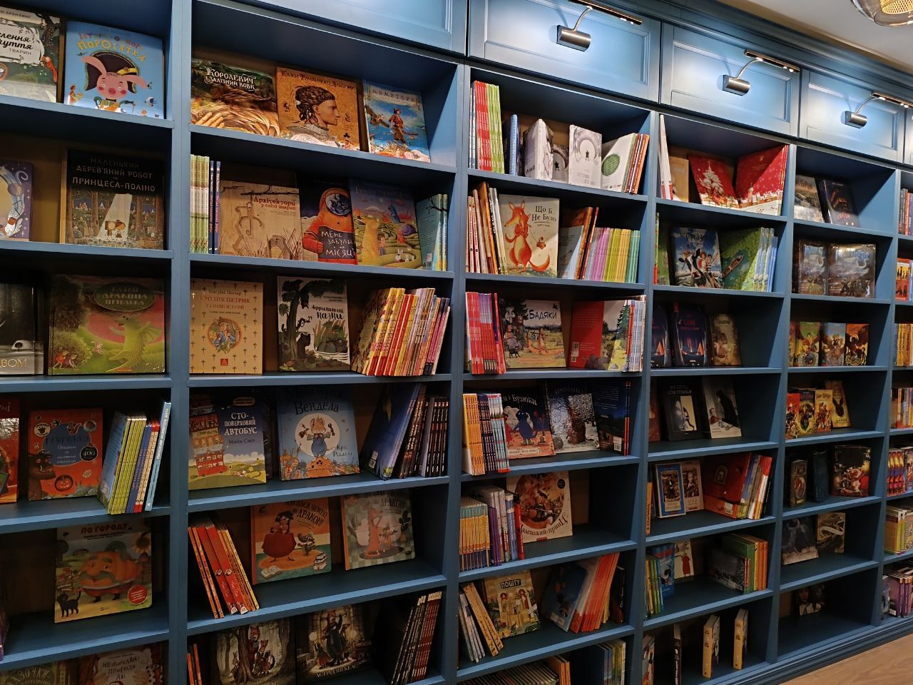 Новини Вінниці - фото з «Це буде більше ніж книгарня». Як рідні полеглого воїна Миколи Рачка здійснили його мрію?