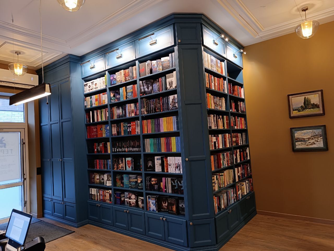 Новини Вінниці - фото з «Це буде більше ніж книгарня». Як рідні полеглого воїна Миколи Рачка здійснили його мрію?