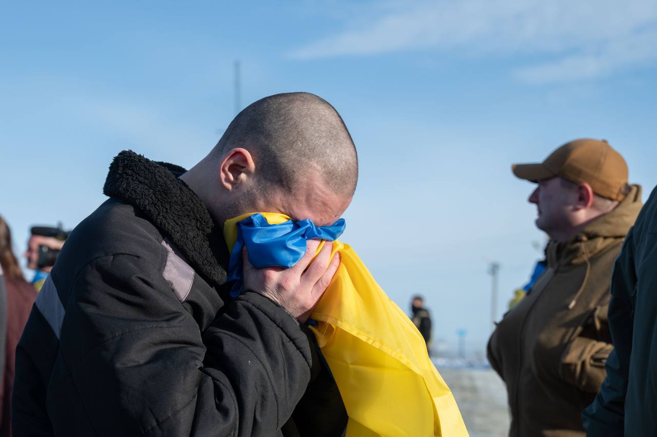 Новини Козятина - фото з «207 родин вже щасливі»: сьогодні відбувся обмін полонених. Серед звільнених є вінничанин