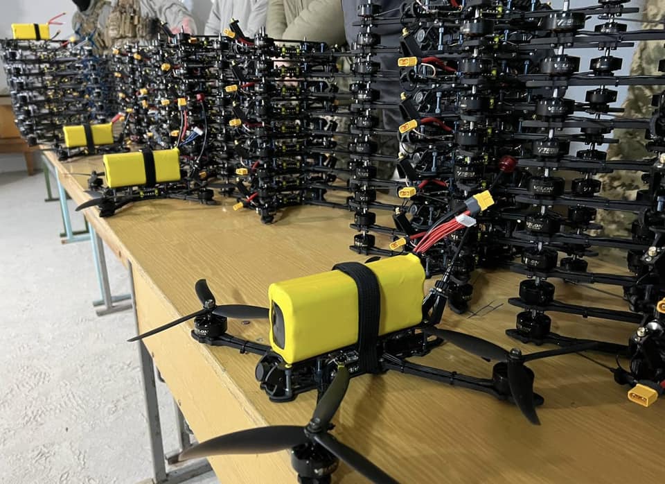 Новини Хмельницького - фото з Хмельницький передав ще 120 дронів Силам оборони На зображенні може бути: текст