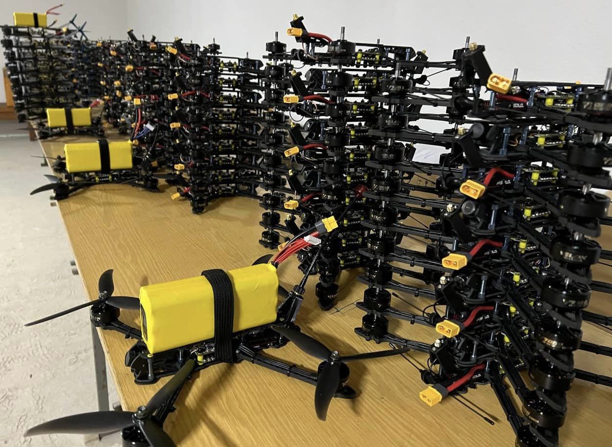 Новини Хмельницького - фото з Хмельницький передав ще 120 дронів Силам оборони Немає опису світлини.