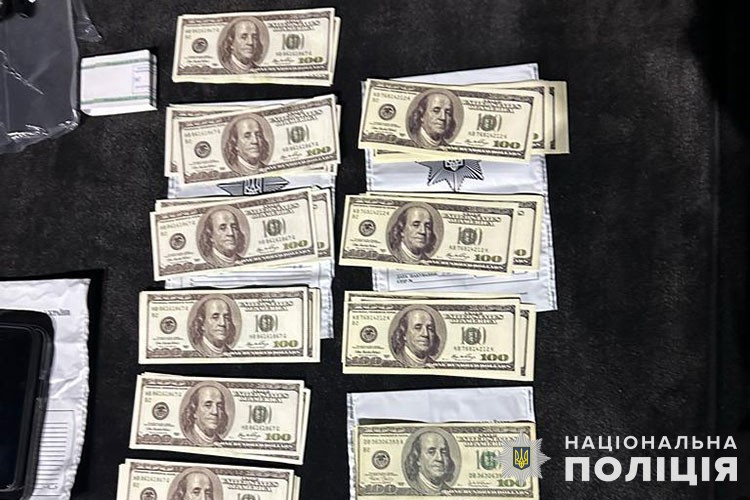 Новини Тернополя - фото з 9 700 доларів за незаконний перетин кордону: поліція повідомила тернополянину про підозру