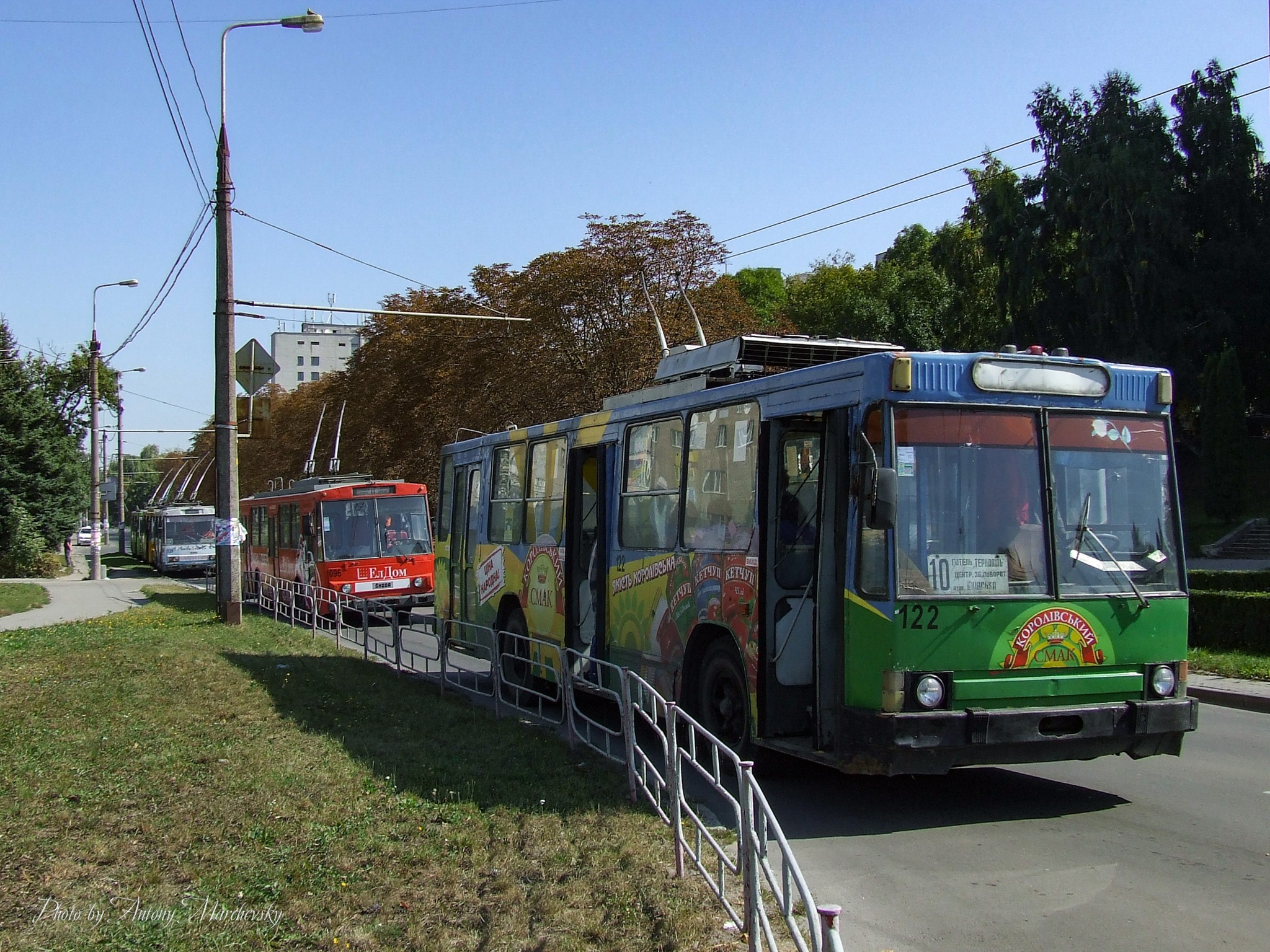 Новини Тернополя - фото з Який був громадський транспорт Тернополя 13 років тому: дивіться підбірку фото На зображенні може бути: трамвай та текст