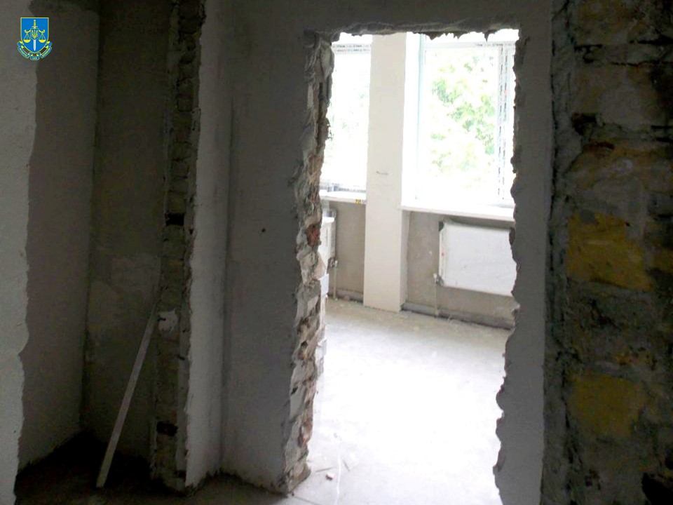 Новини Хмельницького - фото з Хмельницького підприємця підозрюють у привласненні грошей на ремонті військового містечка