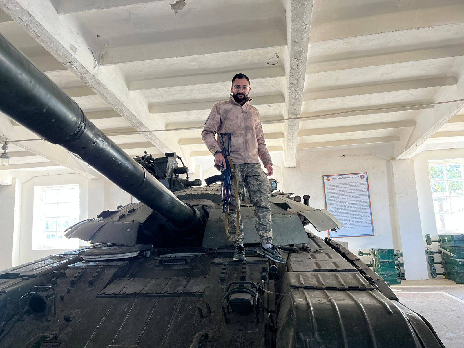 Новини Вінниці - фото з Студент-медик з Індії Капіл повернувся з фронту: «Складу іспити і — знов до зброї»