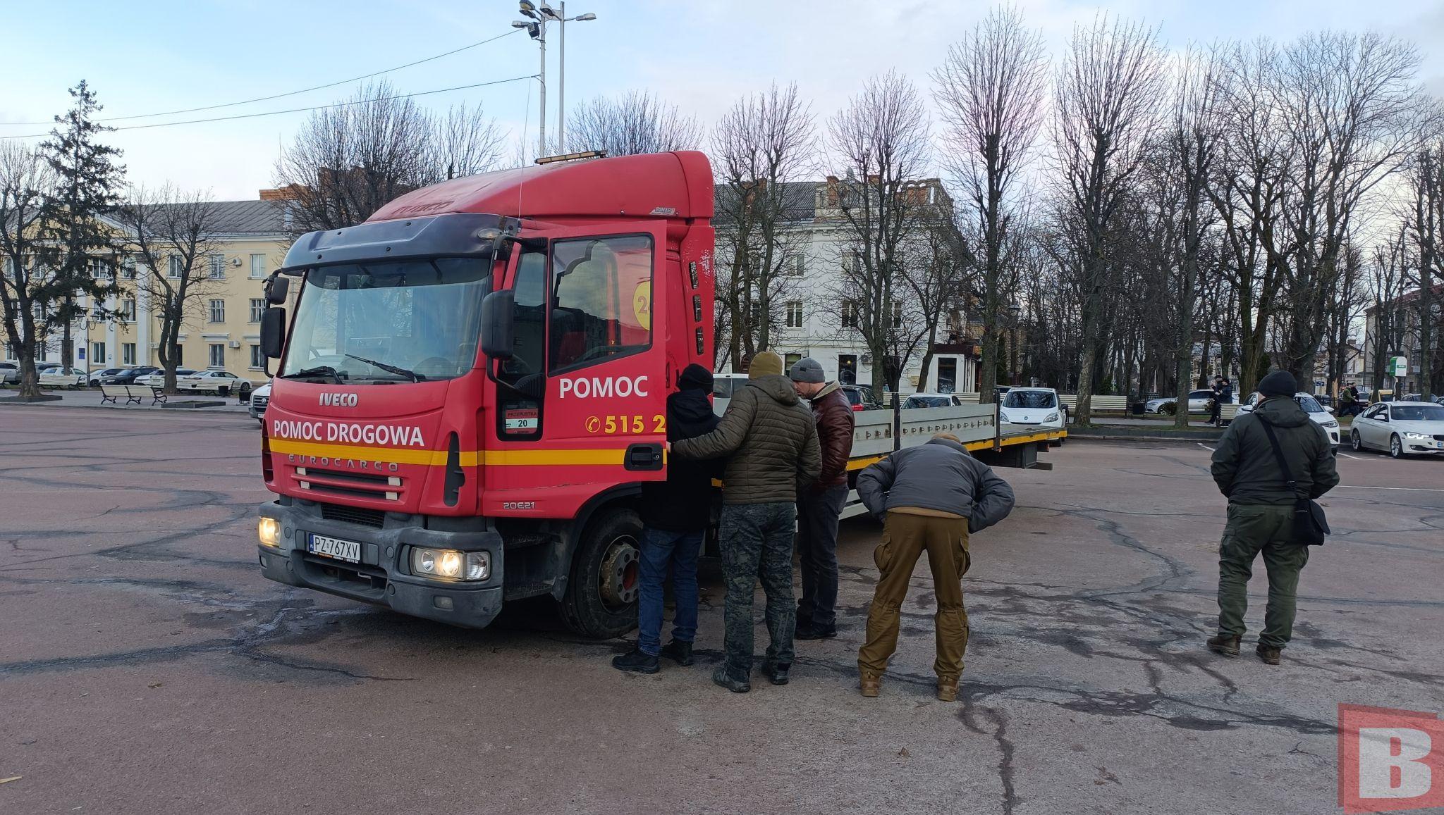 Новини Хмельницького - фото з Хмельничани зібрали 226 тисяч на евакуатор спецпризначенцям