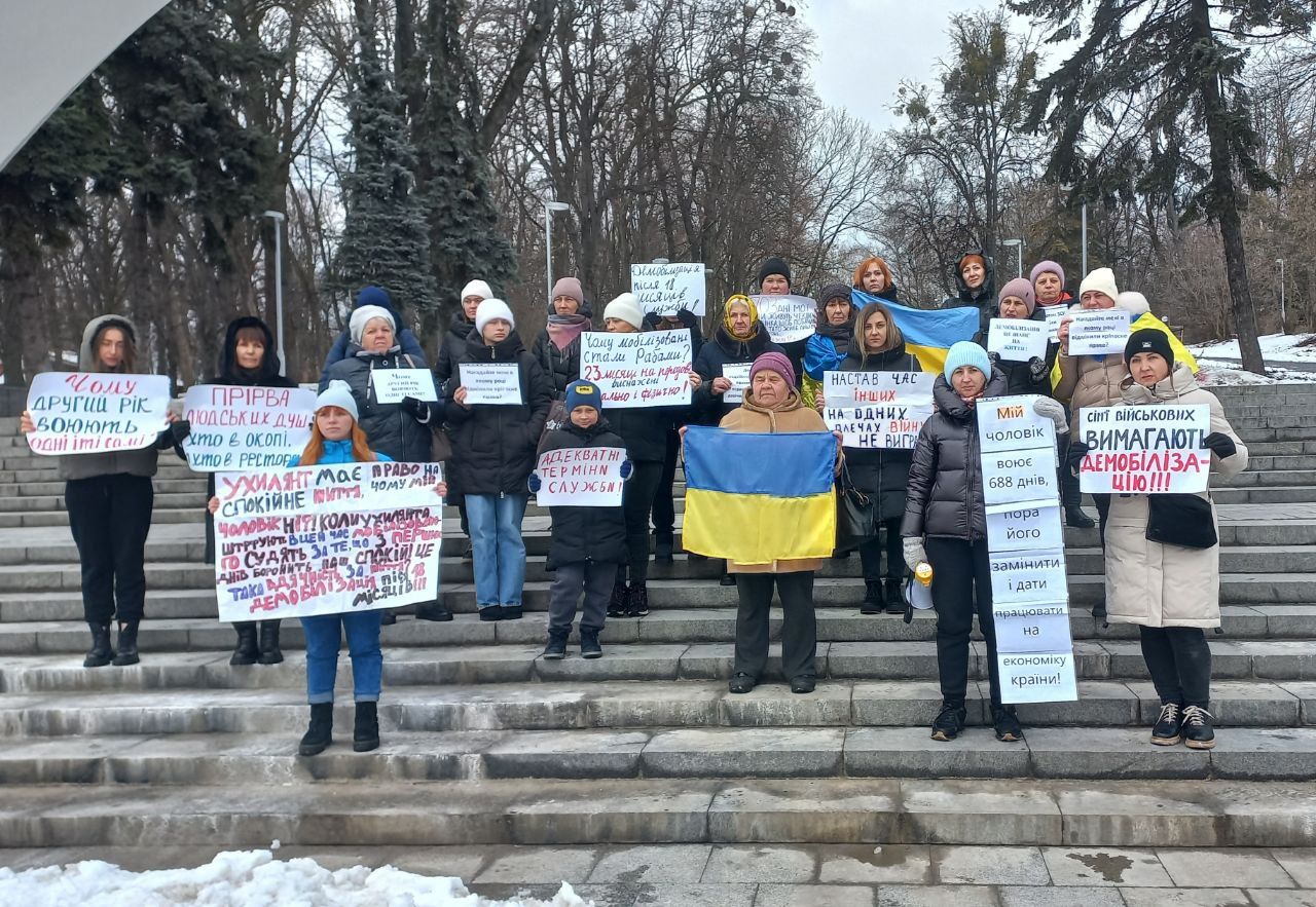 Новини Вінниці - фото з «Їм потрібен відпочинок». У Вінниці проводять акції підтримки законопроекту про демобілізацію