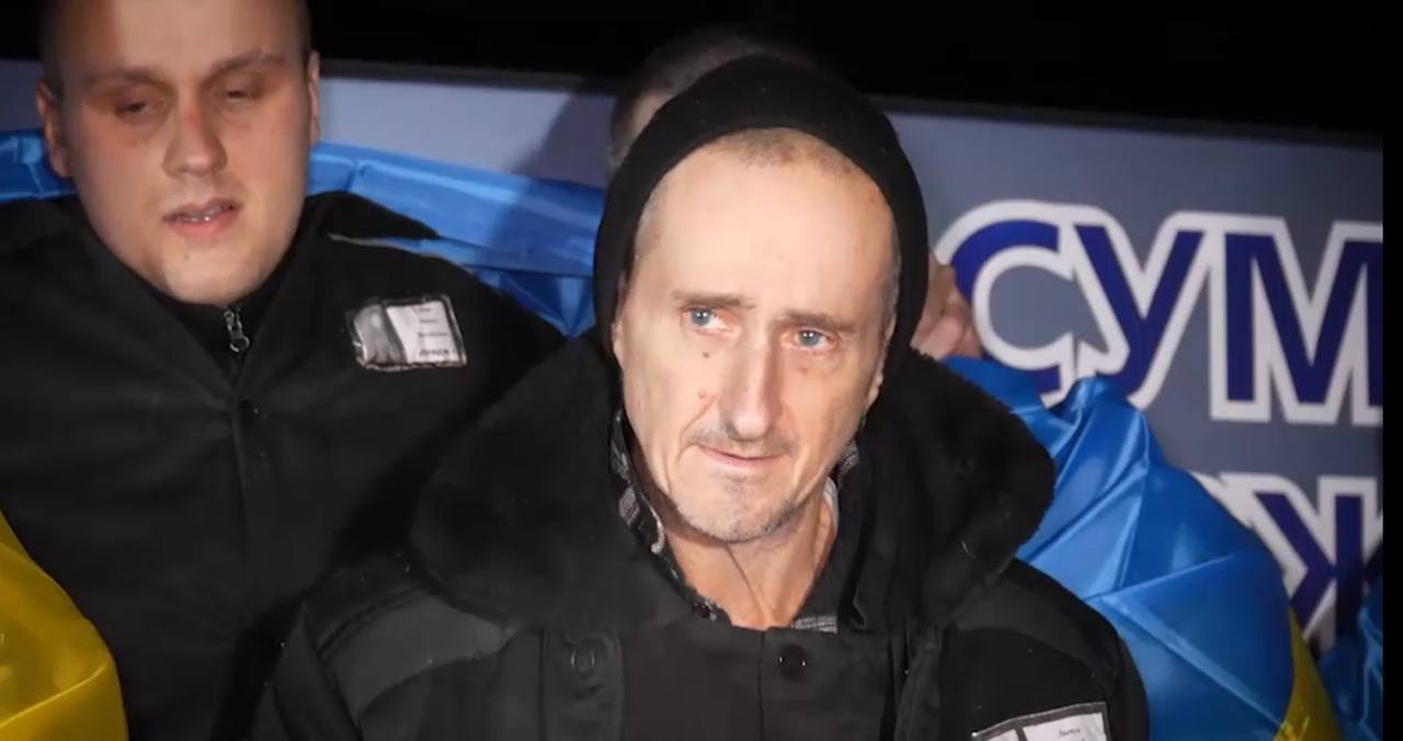 Новини Тернополя - фото з «Зробив подарунок на 14-річчя донечки»: з полону повернувся захисник Віталій Дичук