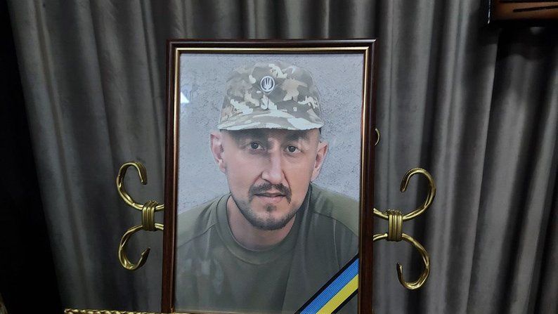 Новини Хмельницького - фото з Загинули на полі бою: у Хмельницькому попрощалися з двома офіцерами