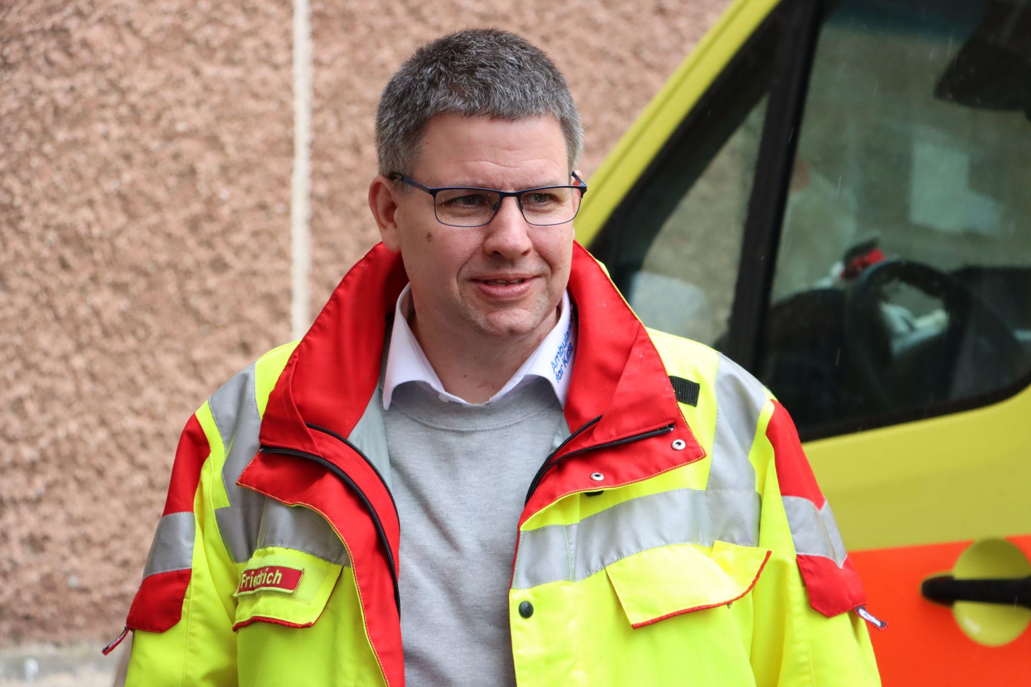 Новини Тернополя - фото з Тернопільських лікарів відвідав парамедик з Німеччини, який рятує українських дітей (РЕПОРТАЖ)