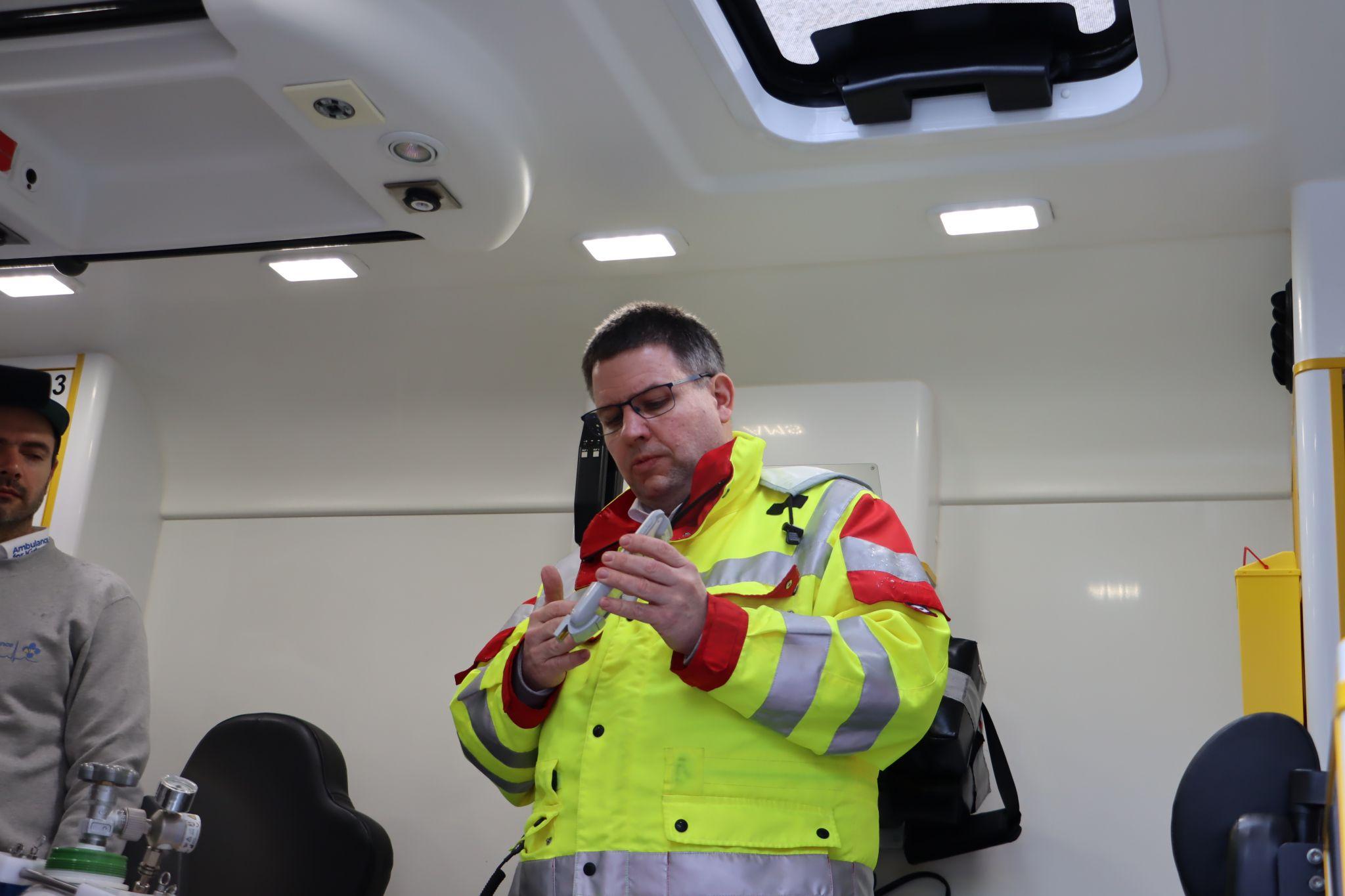 Новини Тернополя - фото з Тернопільських лікарів відвідав парамедик з Німеччини, який рятує українських дітей (РЕПОРТАЖ)