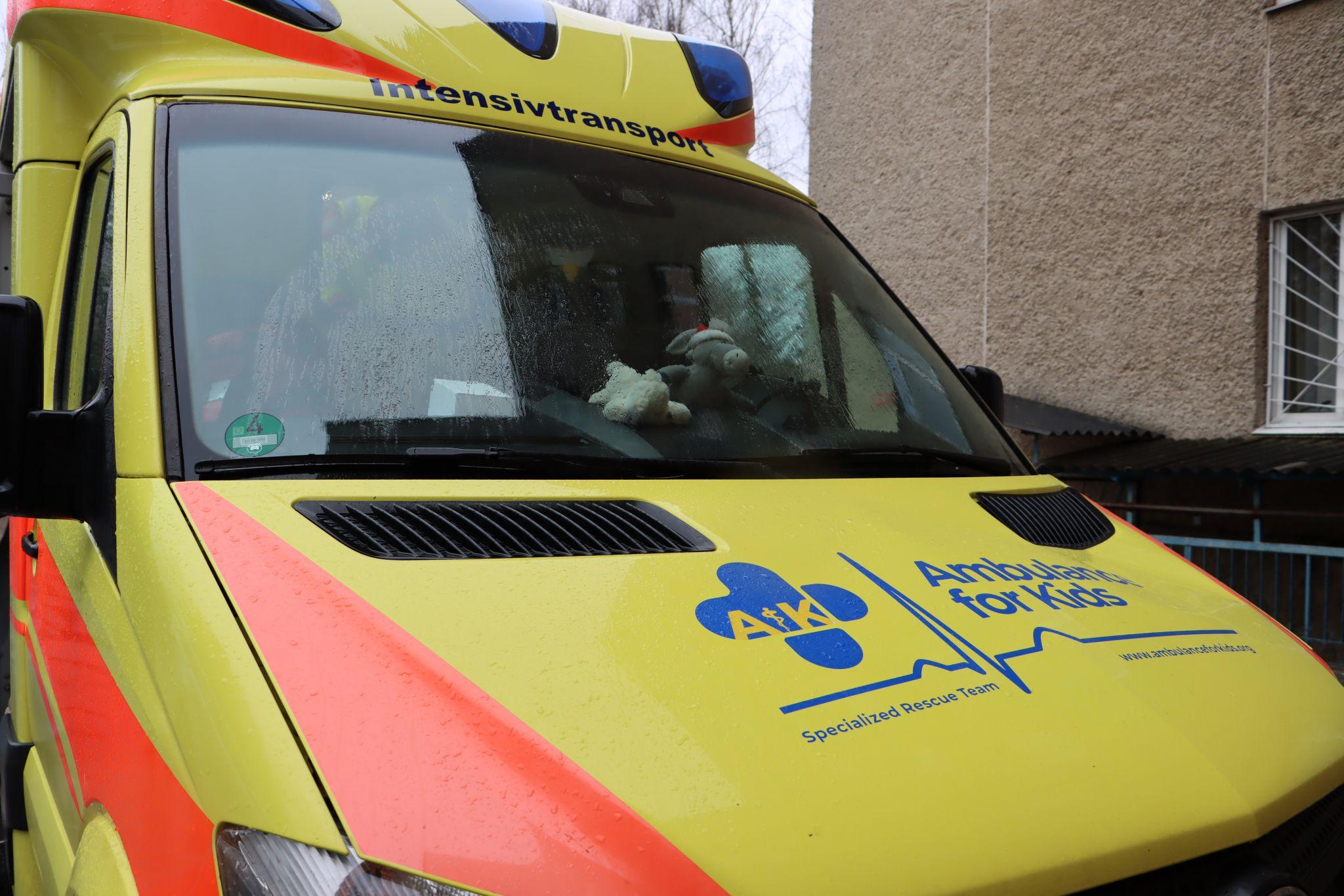 Новини Тернополя - фото з Тернопільських лікарів відвідав парамедик з Німеччини, який рятує українських дітей (РЕПОРТАЖ)