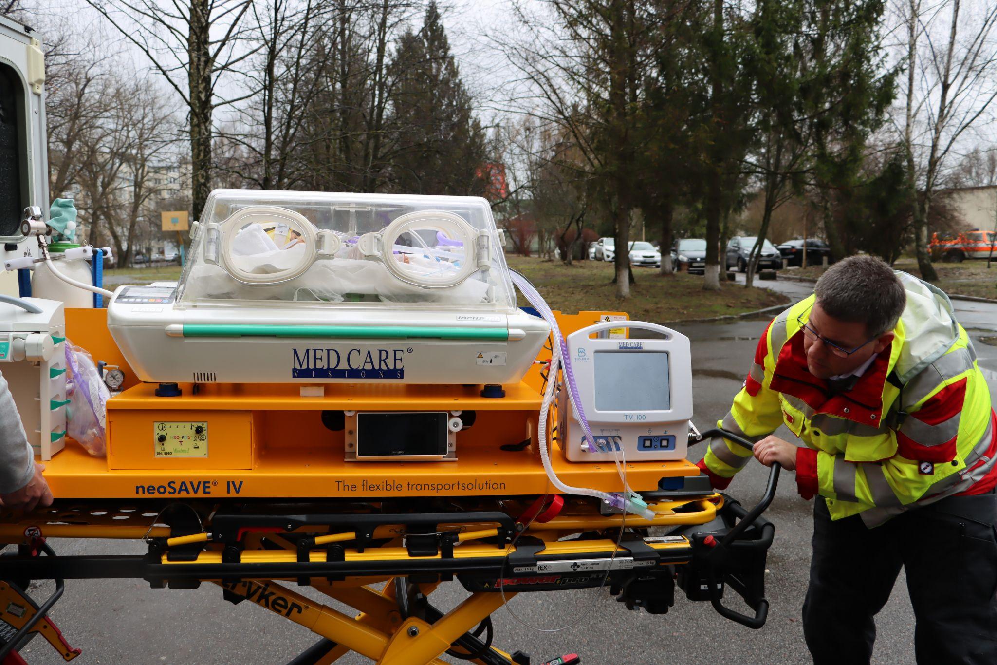 Новини Тернополя - фото з Тернопільських лікарів відвідав парамедик з Німеччини, який рятує українських дітей (РЕПОРТАЖ)