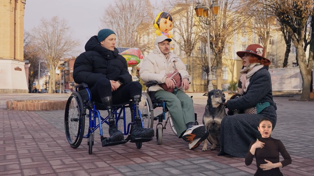 Новини Вінниці - фото з Спустилися до Пирогова на сідницях. Протезований військовий перевірив Вінницю на доступність