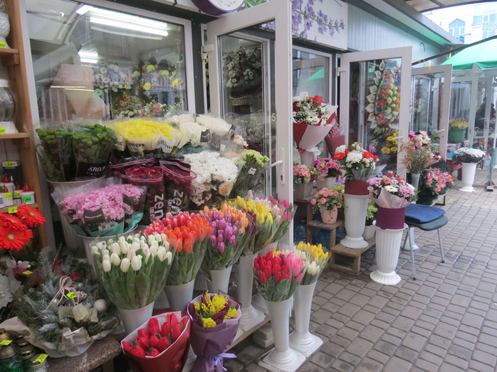 Новини Тернополя - фото з На День закоханих тернополяни купують квіти: скільки коштують та чи є ажіотаж