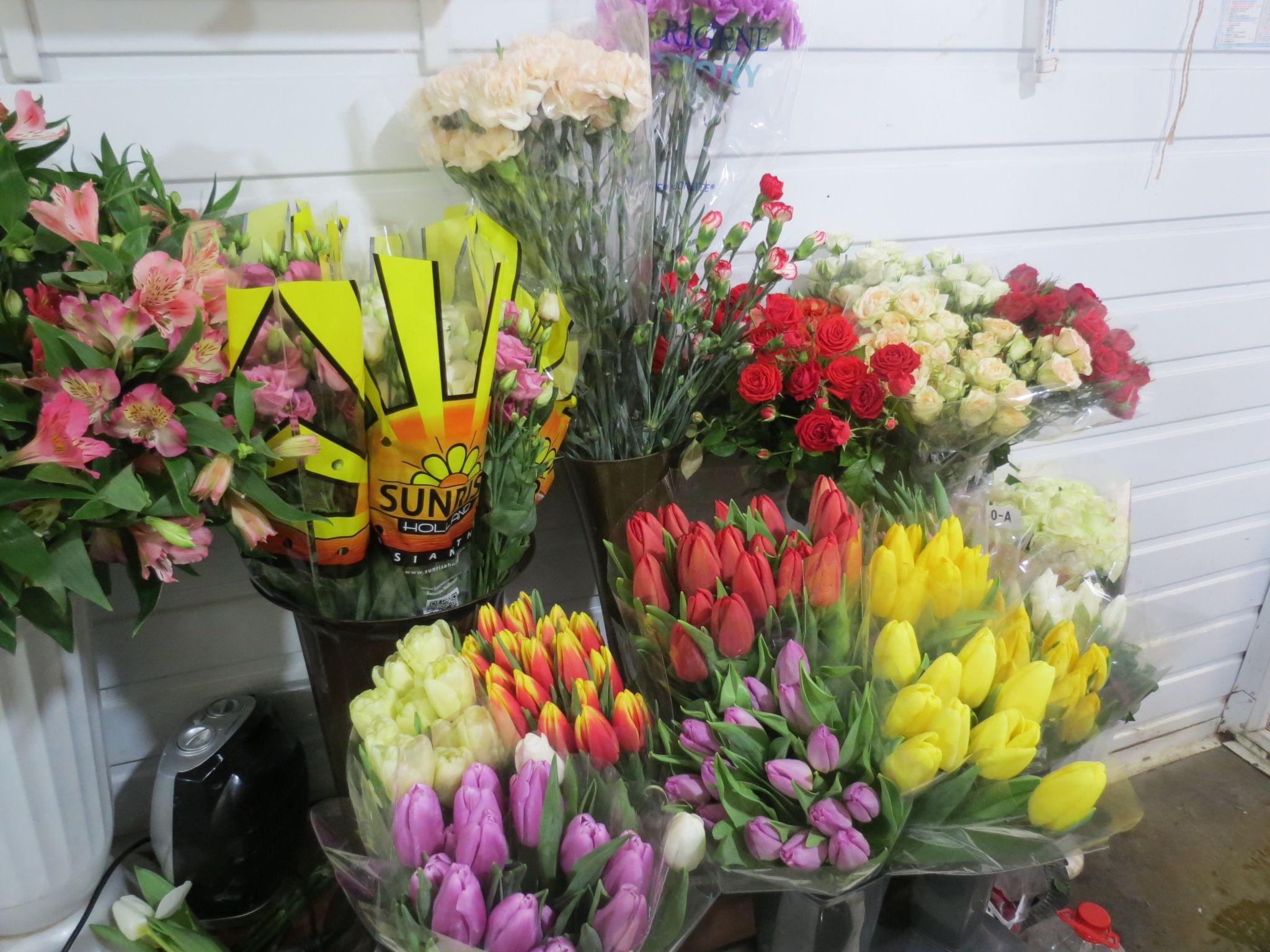 Новини Тернополя - фото з На День закоханих тернополяни купують квіти: скільки коштують та чи є ажіотаж