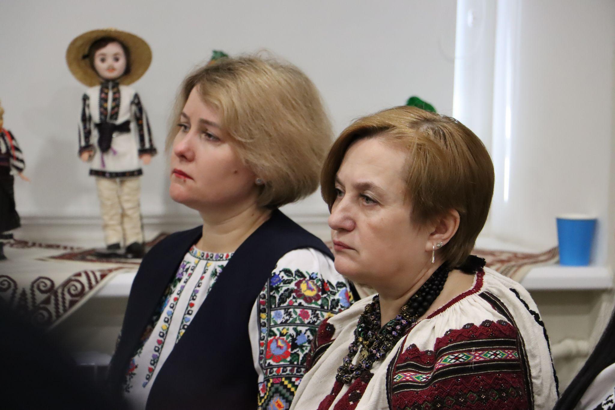 Новини Тернополя - фото з У Тернополі показали «Рушник Волі», який шість місяців вишивали 300 людей (РЕПОРТАЖ)