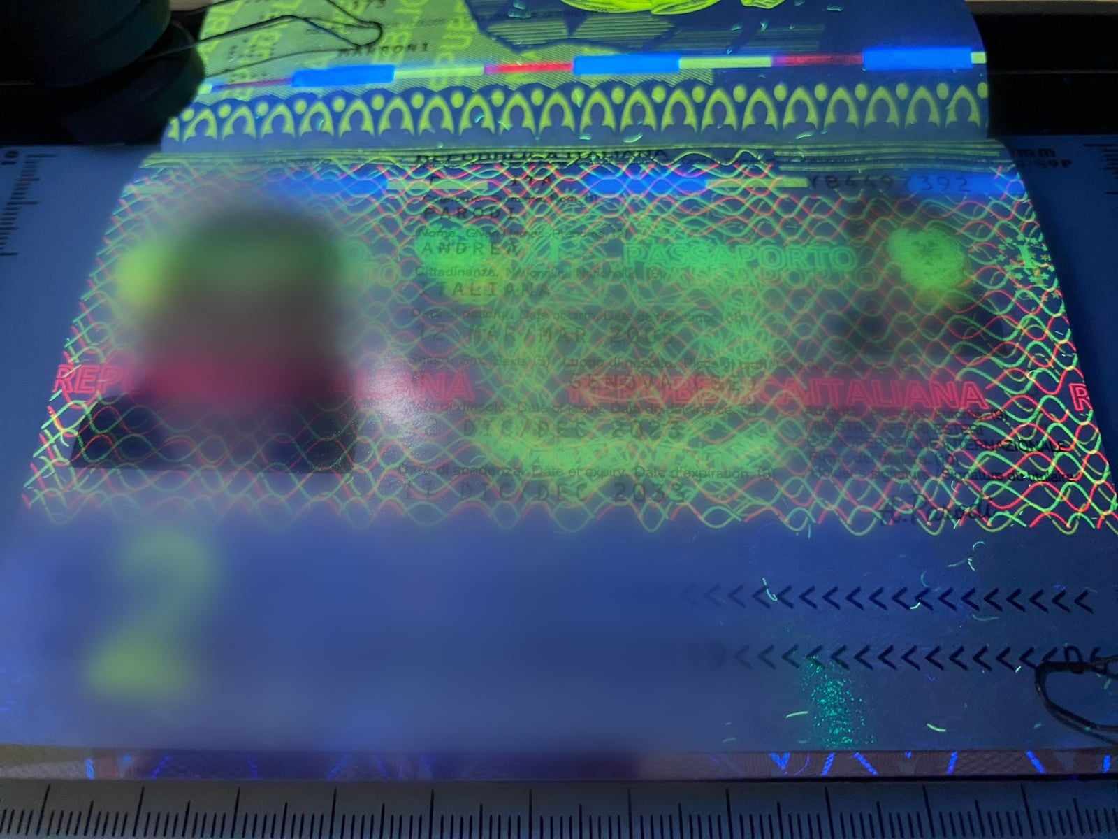 Новини Хмельницького - фото з Хмельничанин хотів виїхати за кордон з підробленим італійським паспортом