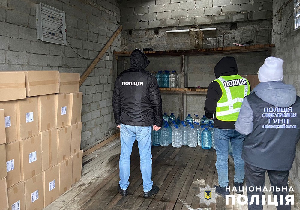 крамничка на колесах: на житомирщині поліцейські припинили продаж контрафактної продукції
