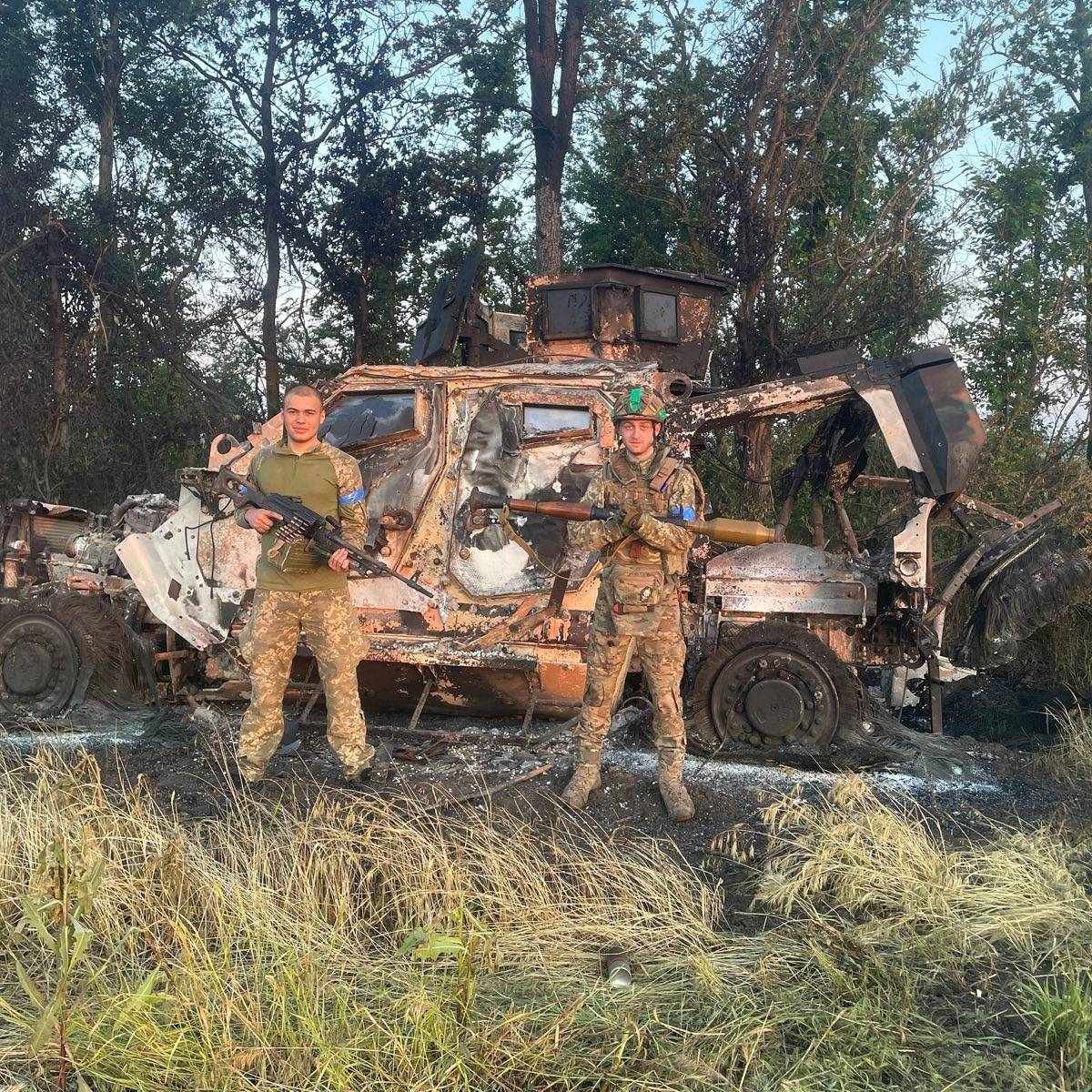 Новини Вінниці - фото з «Які ж вони ще молоді! А вже на фронті». Поранений збирає кошти на авто для побратимів