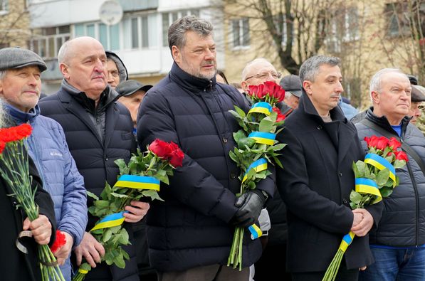 Новини Житомира - фото з У Житомирі вшанували воїнів-інтернаціоналістів та нинішніх захисників і захисниць України