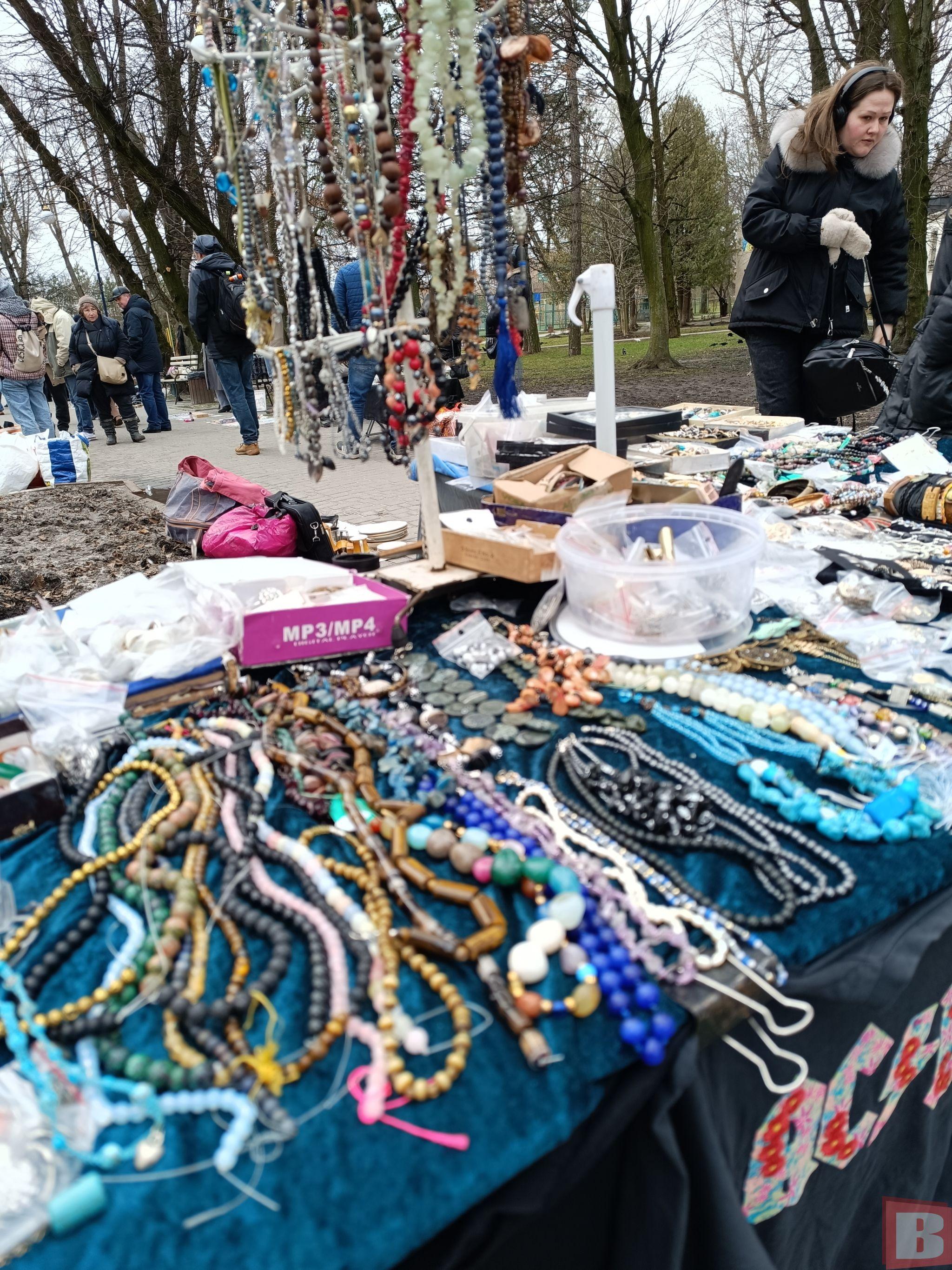 Новини Хмельницького - фото з «Блошиний» ринок у Хмельницькому: що продають і за скільки