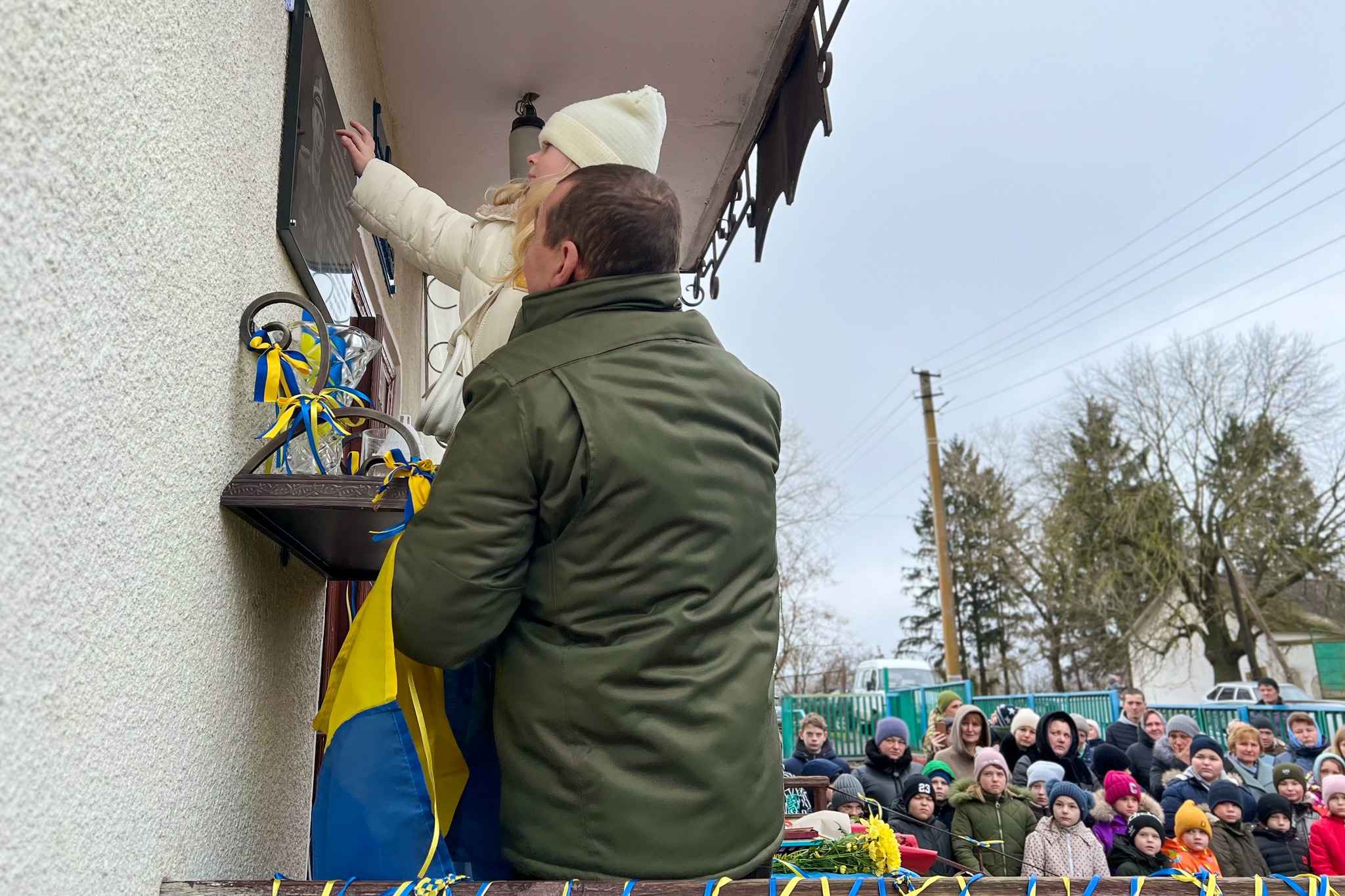 Новини Хмельницького - фото з На честь загиблого прикордонника Андрія Рокомана відкрили пам'ятну дошку