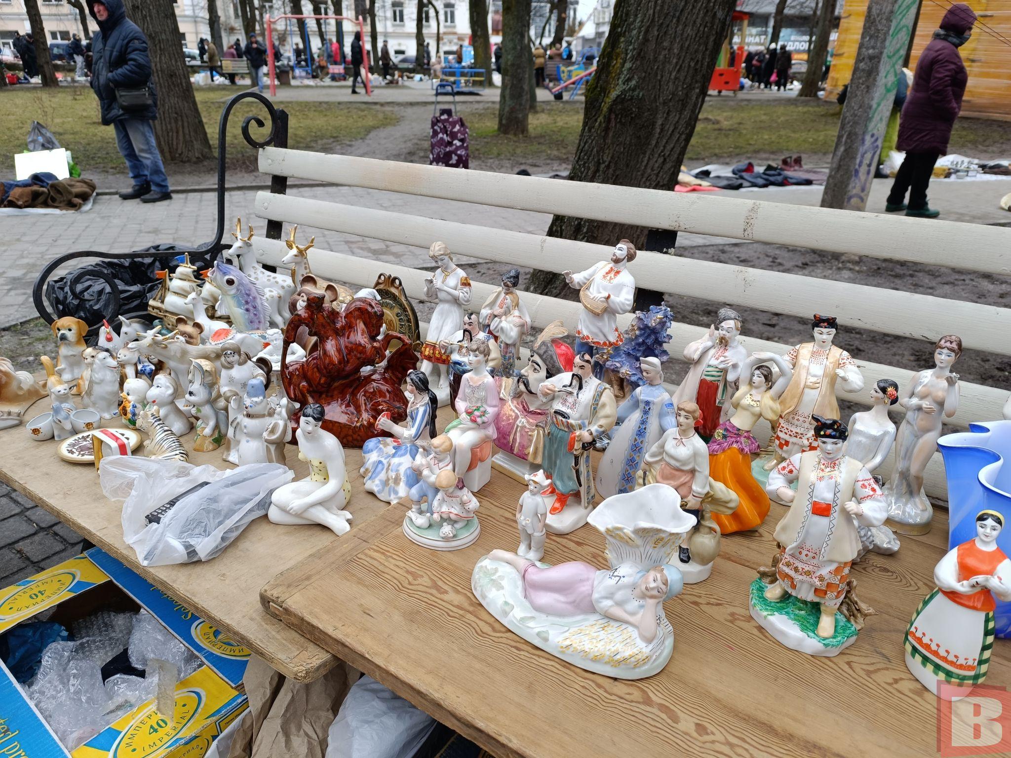 Новини Хмельницького - фото з «Блошиний» ринок у Хмельницькому: що продають і за скільки