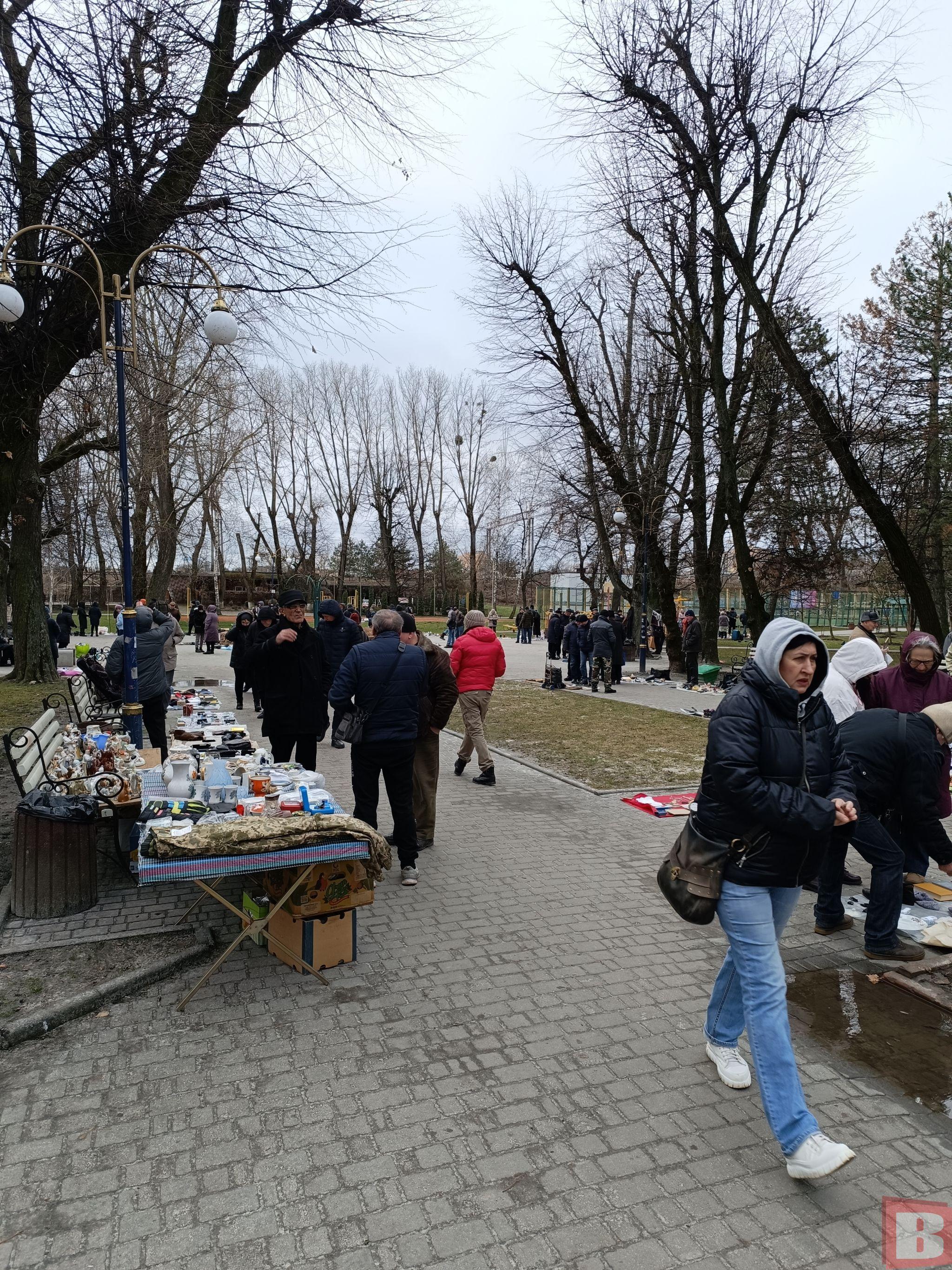 Новини Хмельницького - фото з «Блошиний» ринок у Хмельницькому: що продають і за скільки