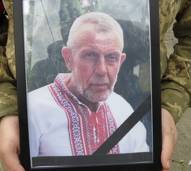 Новини Хмельницького - фото з Ордени “За мужність” вручили родинам чотирьох полеглих захисників з Хмельниччини