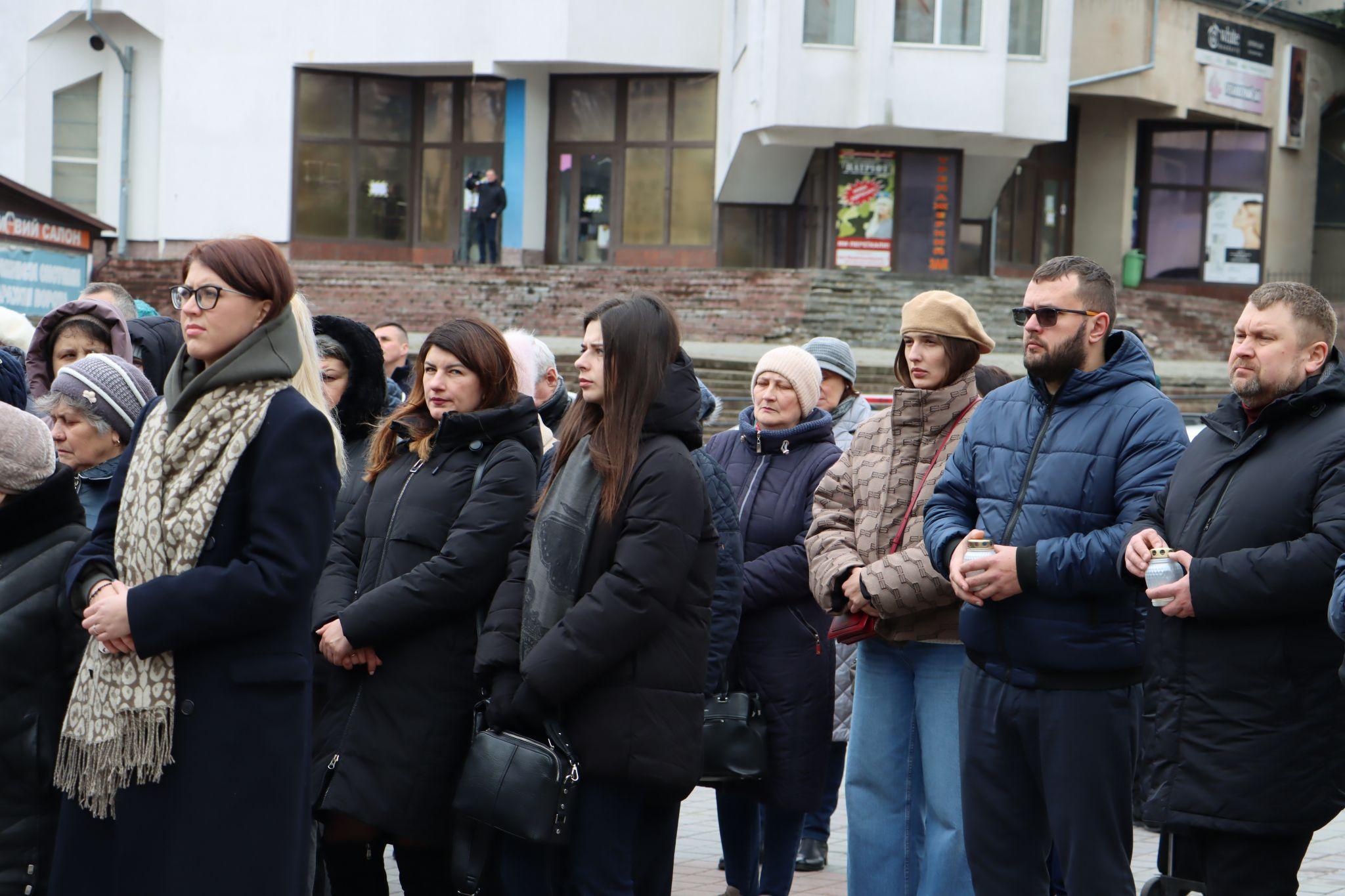 Новини Тернополя - фото з У Тернополі вшанували пам'ять Героїв Небесної сотні (РЕПОРТАЖ)
