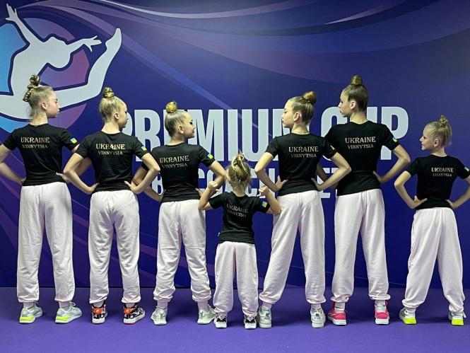 Новини Вінниці - фото з Вінницькі гімнастки з турніру у Дубаї привезли 21 медаль