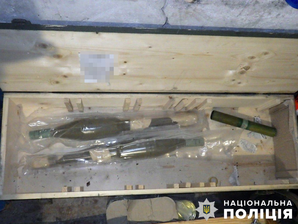 на звягельщині поліцейські вилучили зброю та боєприпаси у сімейного дебошира