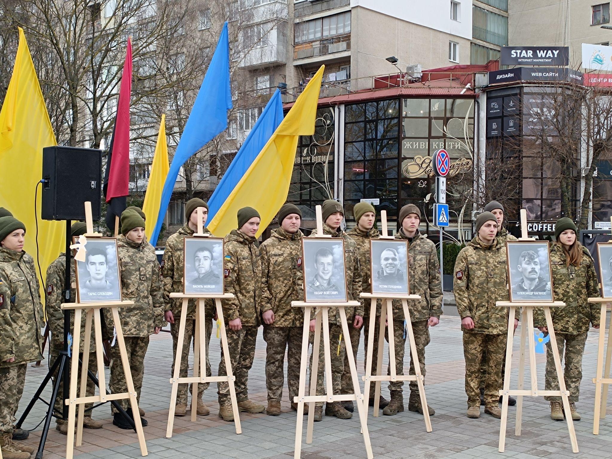 Новини Тернополя - фото з У Тернополі вшанували пам'ять Героїв Небесної сотні (РЕПОРТАЖ)