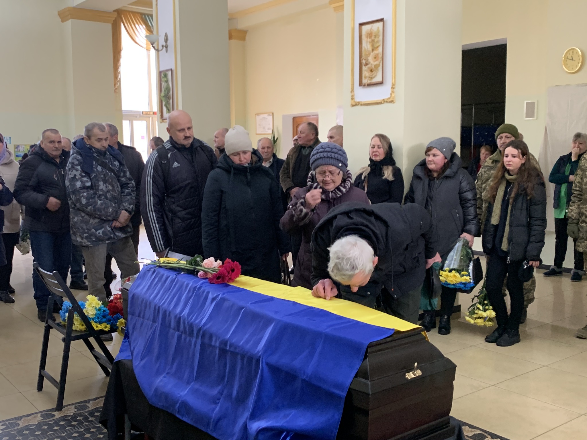 Новини Хмельницького - фото з Повернувся з-за кордону, щоб захищати Україну: у Славуті попрощались із Сахнюком Сергієм