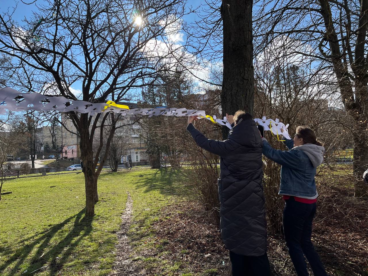 Новини Тернополя - фото з Назавжди у наших серцях! Тернополяни долучились до акції «Ангели пам’яті»