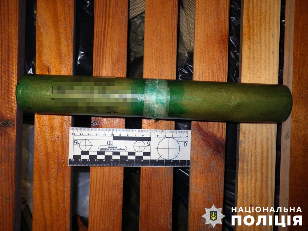 на звягельщині поліцейські вилучили зброю та боєприпаси у сімейного дебошира