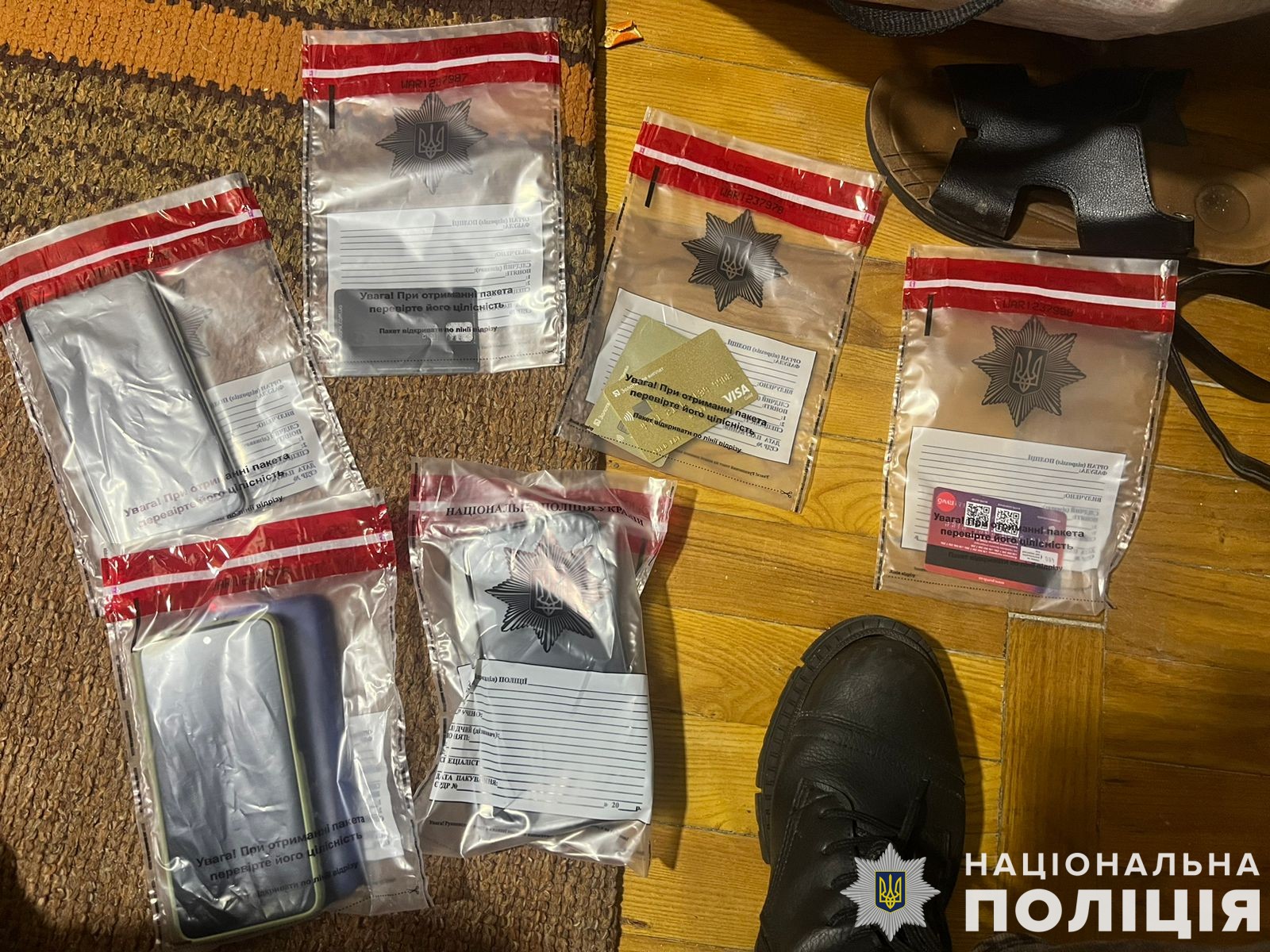 Новини Тернополя - фото з Продавав неіснуючі смартфони та планшети: правоохоронці викрили тернополянина, який ошукав 15 покупців тернопільські оперативники викрили шахрая, який продавав нереальні мобільні телефони та планшети