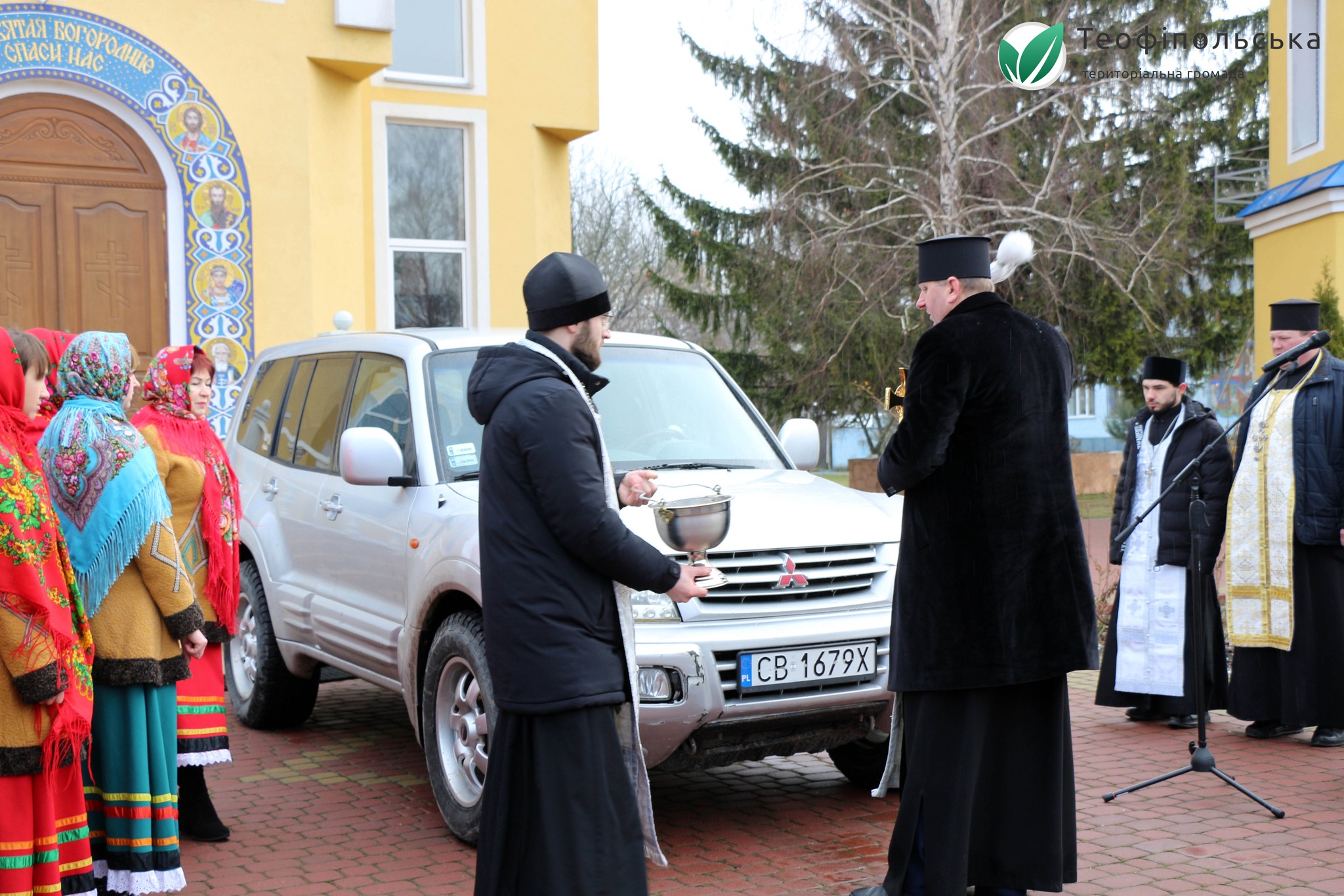 Возможно, это изображение 6 человек и текст