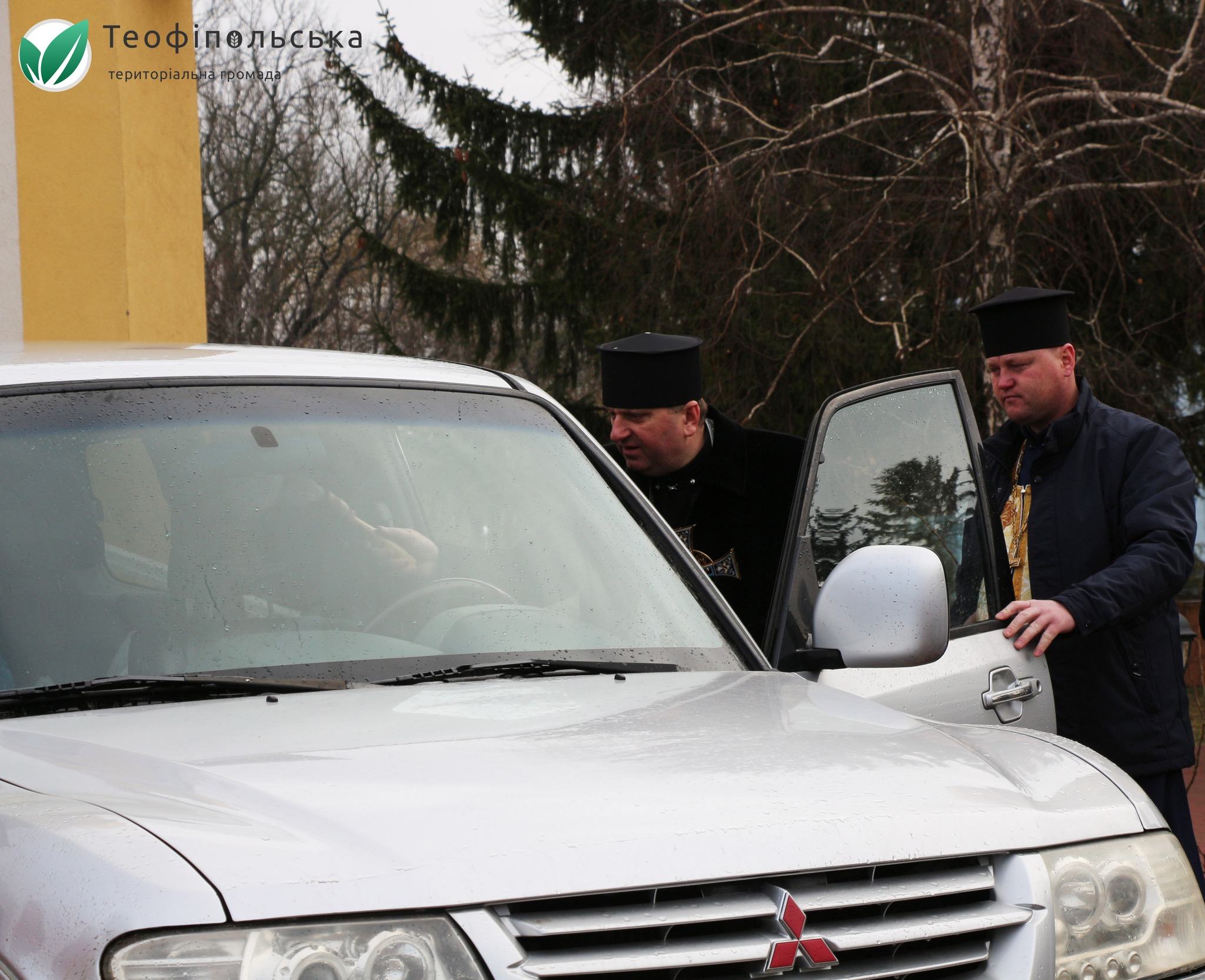 Возможно, это изображение 2 человека и текст