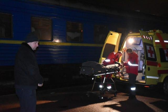 Новини Житомира - фото з Евакуаційним потягом прибула 81 особа з числа ВПО з територій, де ведуться активні бойові дії