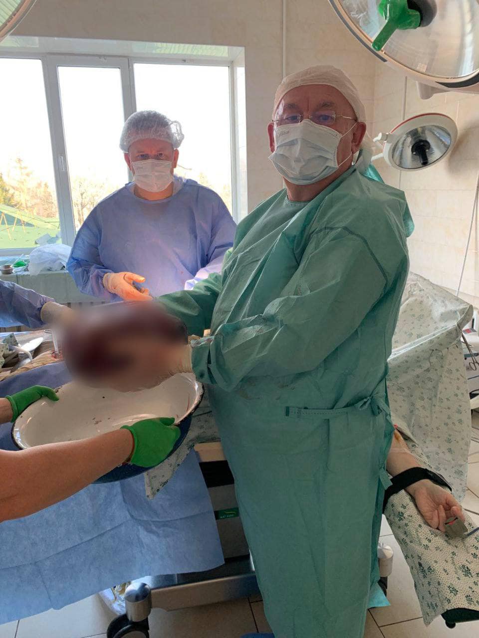 Новини Тернополя - фото з У Тернополі жінці видалили 9,5-кілограмову пухлину