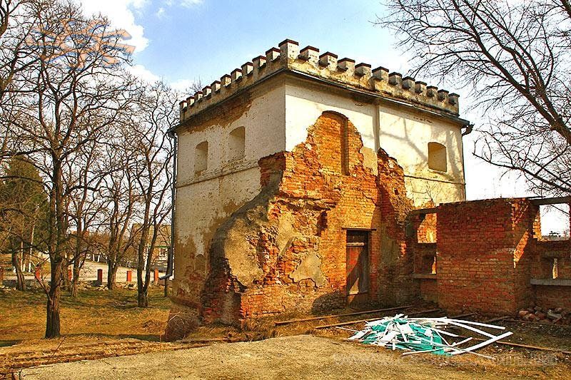 Новини Вінниці - фото з Був замок і палац з родинним гербом Корчак. Про величне минуле селища Янів