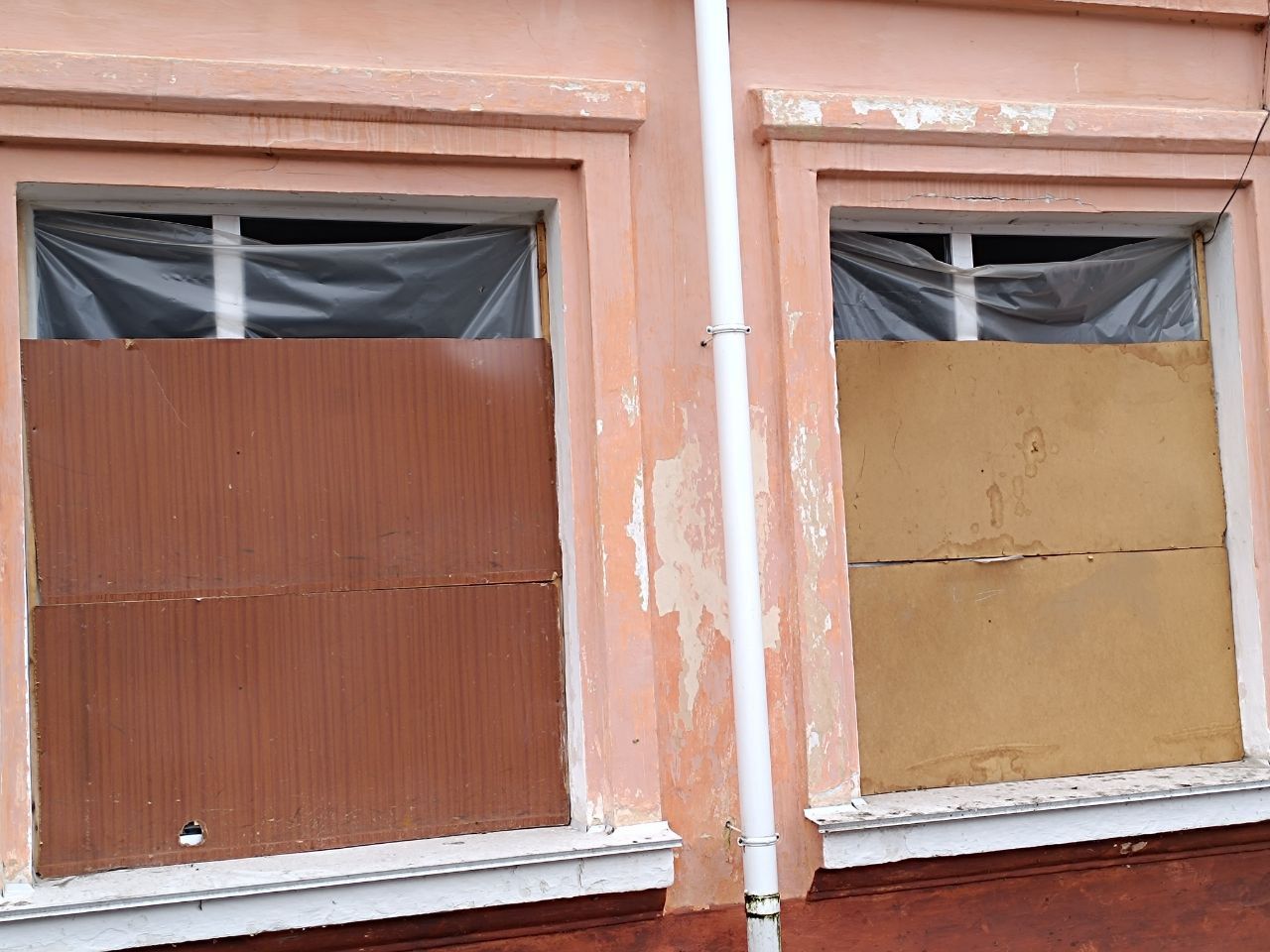 Новини Вінниці - фото з «РАЦС вже навіть відремонтували, а школу ні». Чому понад рік не відновлюють ліцей №8?