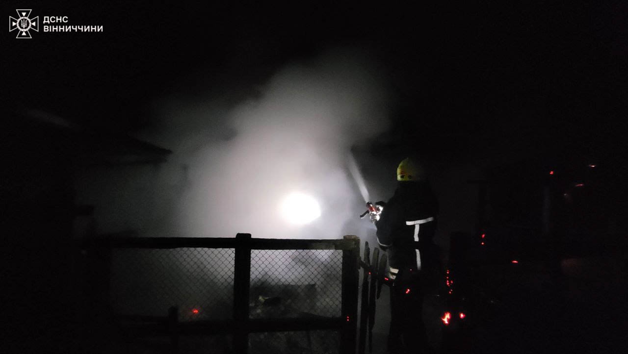 Новини Козятина - фото з Через коротке замикання електромережі згорів шифер та домашній речі За добу на Вінниччині рятувальники загасили п'ять пожеж