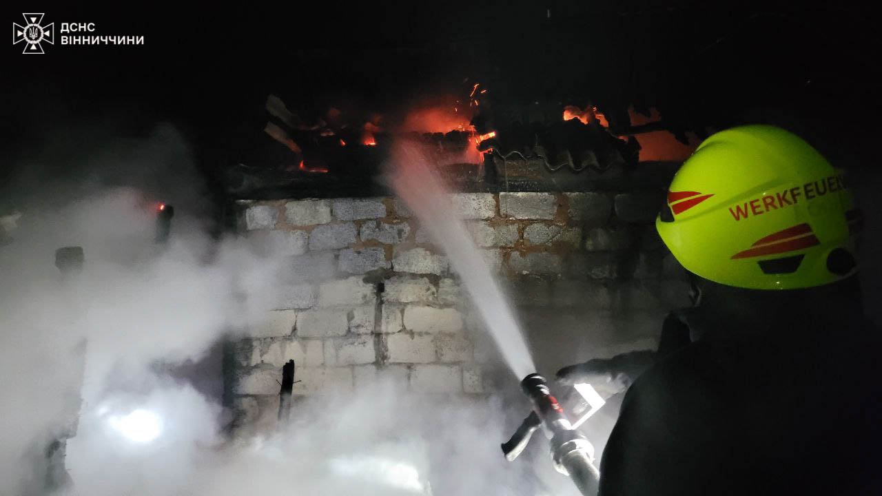 Новини Козятина - фото з Через коротке замикання електромережі згорів шифер та домашній речі За добу на Вінниччині рятувальники загасили п'ять пожеж